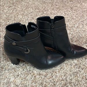 Black 7.5 Aubrey Lynn boots